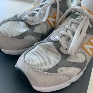 new balance lifestyle x90 reconstructed nimbus white & moon grey shoes